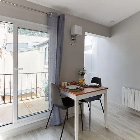 Jardin Du Luxembourg With Balcony - Cityapartmentstay Apartment